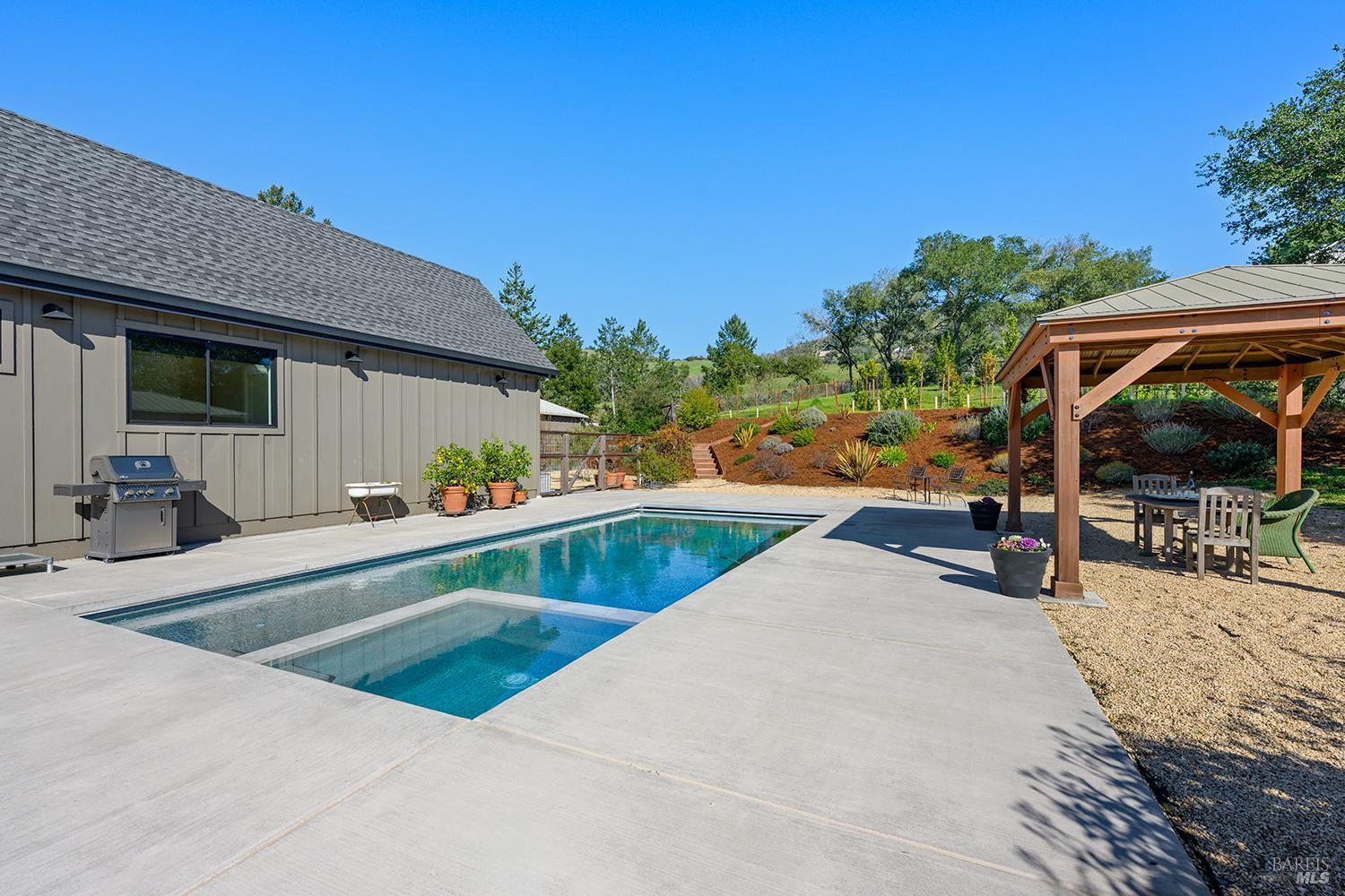 Detail Gallery Image 37 of 54 For 1750 Crystal Springs Ct, Santa Rosa,  CA 95404 - 3 Beds | 2 Baths