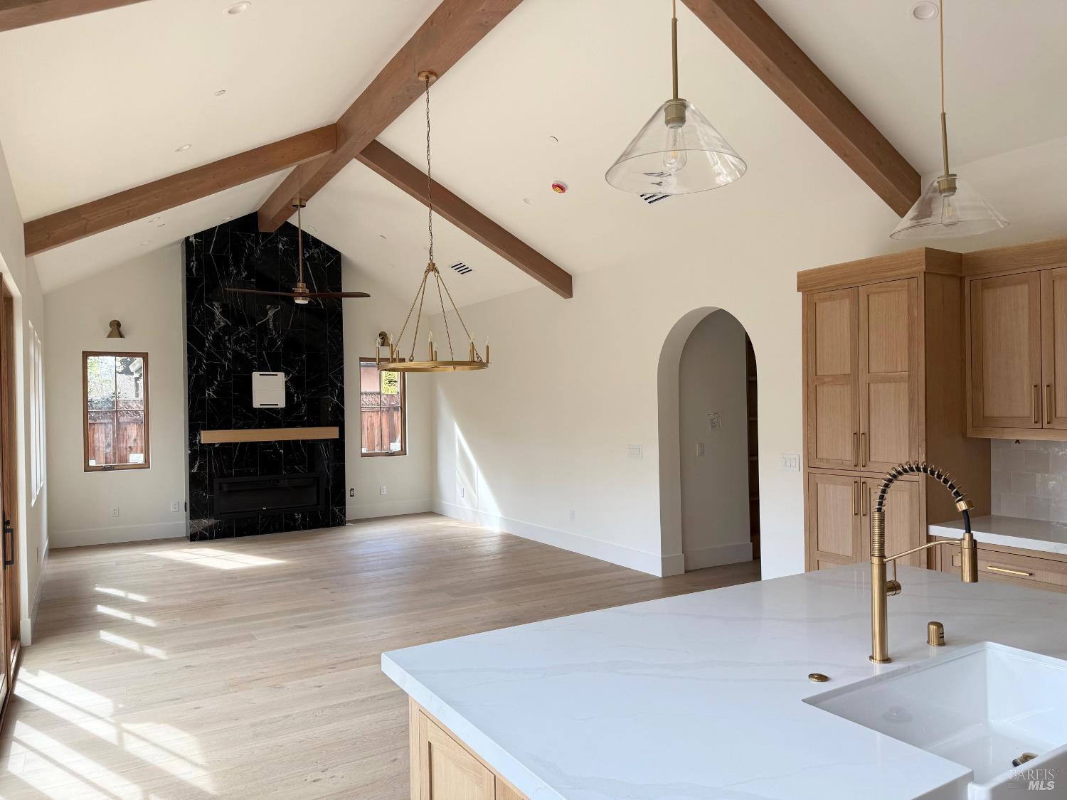 Detail Gallery Image 2 of 6 For 670 Oak Ln, Sonoma,  CA 95476 - 3 Beds | 3 Baths