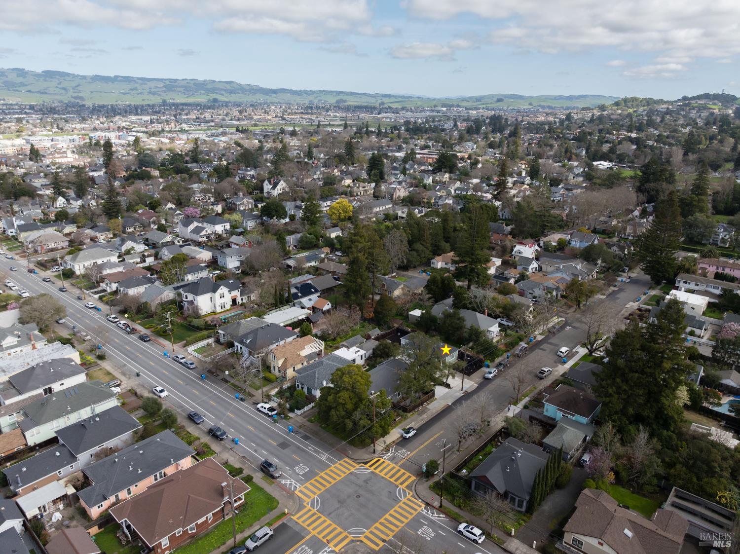 Detail Gallery Image 24 of 28 For 11 10th St, Petaluma,  CA 94952 - 2 Beds | 1 Baths