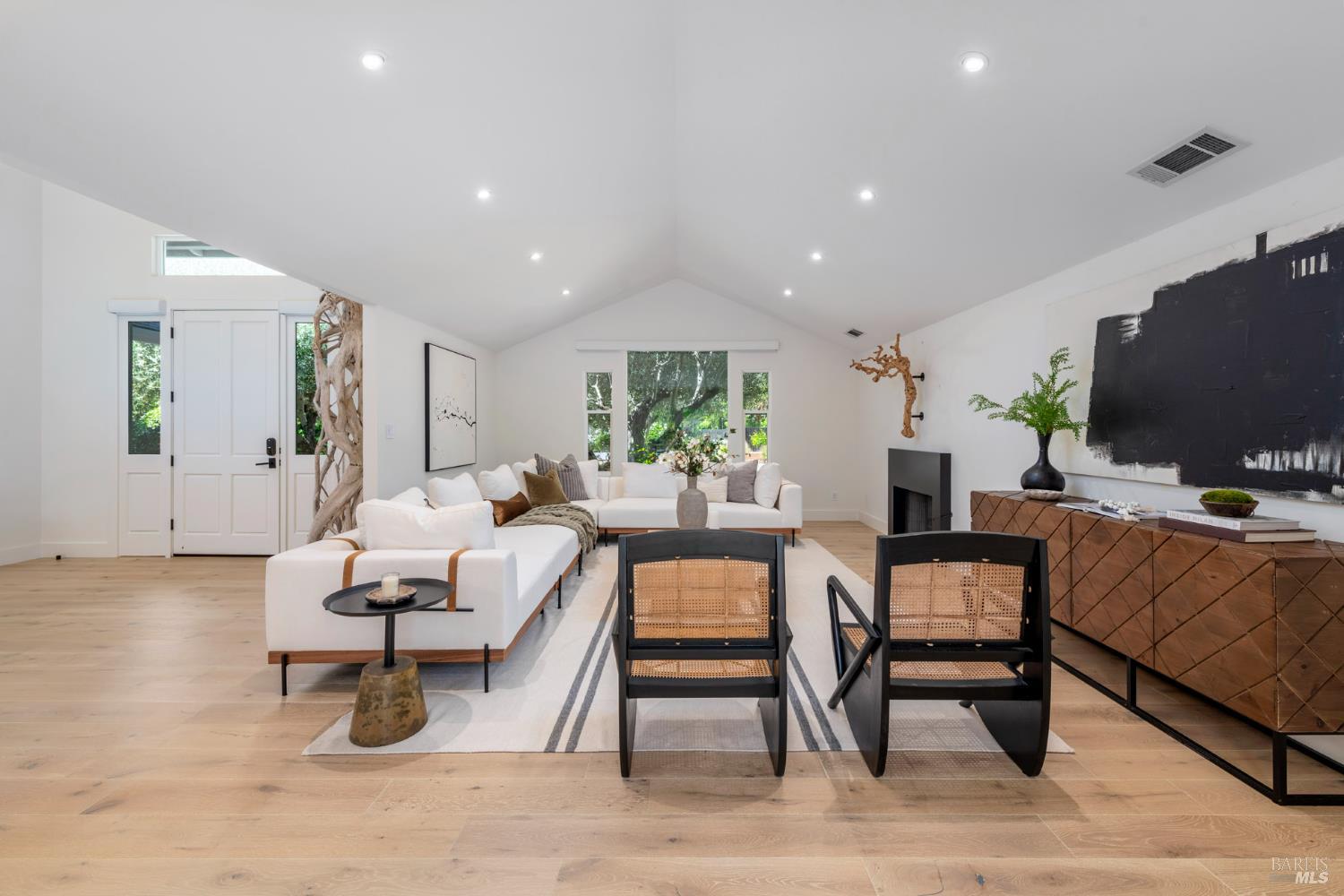 Detail Gallery Image 8 of 65 For 2501 Pinot Way, Saint Helena,  CA 94574 - 5 Beds | 3/1 Baths