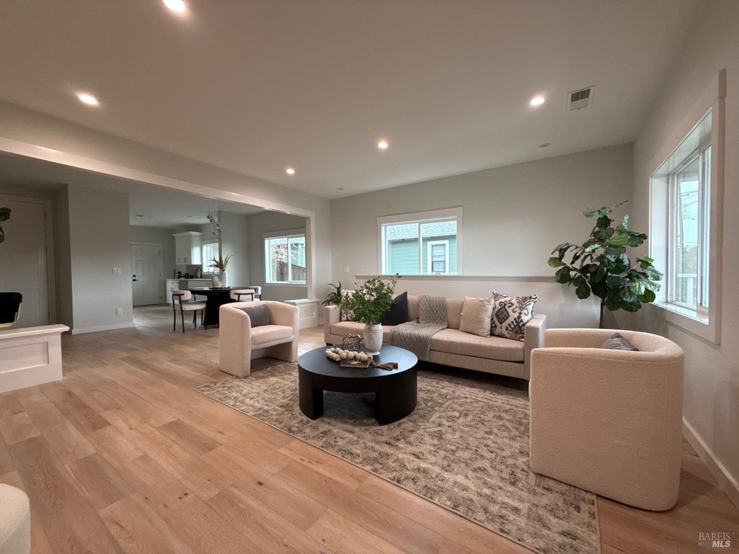 Detail Gallery Image 7 of 45 For 1008 Evans Ave, Napa,  CA 94559 - 4 Beds | 4/1 Baths