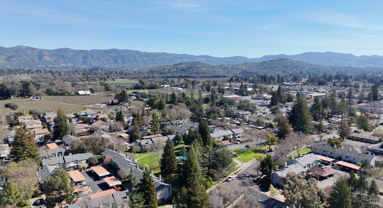 Detail Gallery Image 28 of 30 For 113 Firefly Ln, Napa,  CA 94558 - 3 Beds | 3/1 Baths