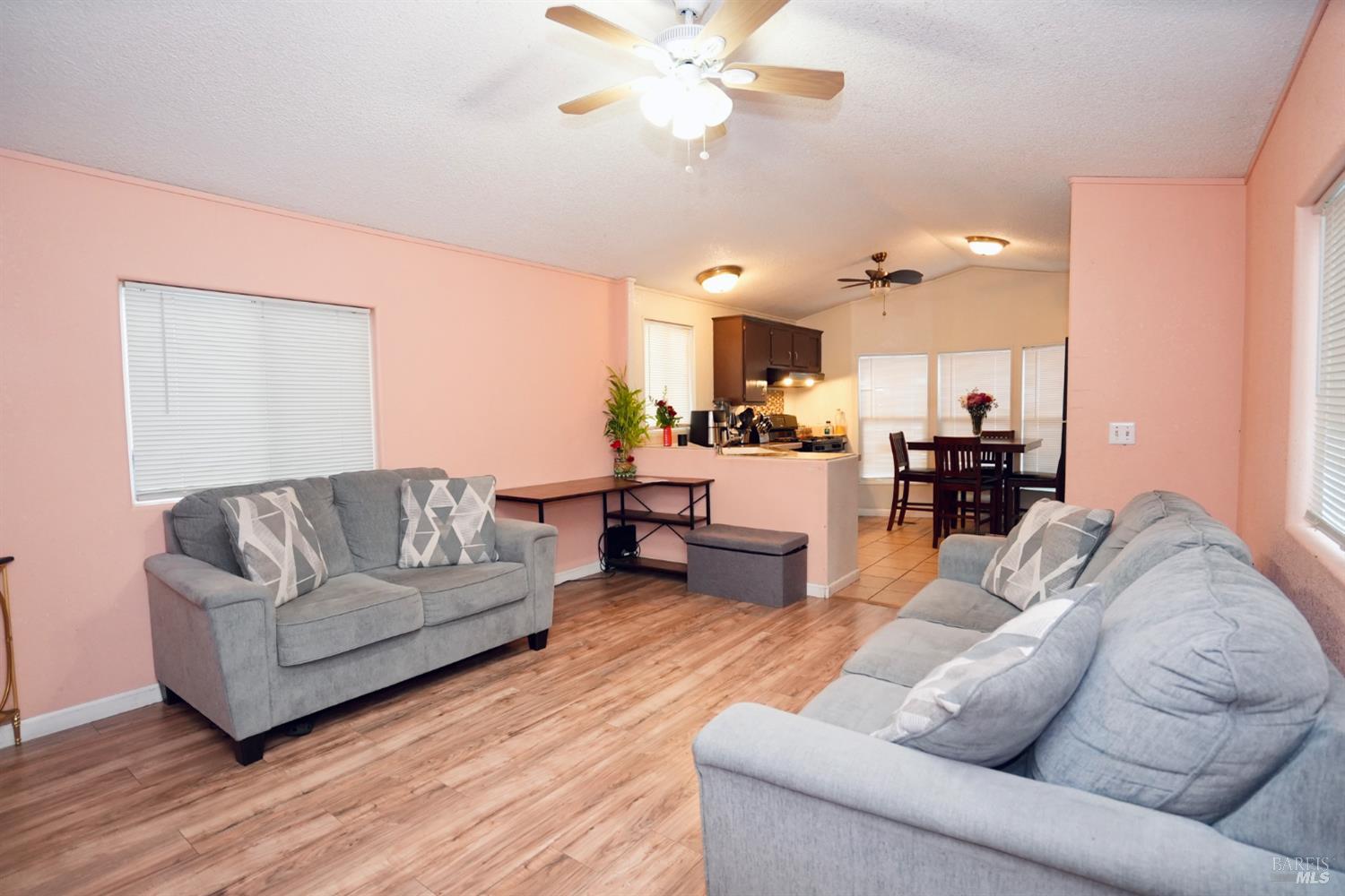 Detail Gallery Image 2 of 13 For 5379 Old Redwood Hwy 14, Santa Rosa,  CA 95403 - 2 Beds | 1 Baths