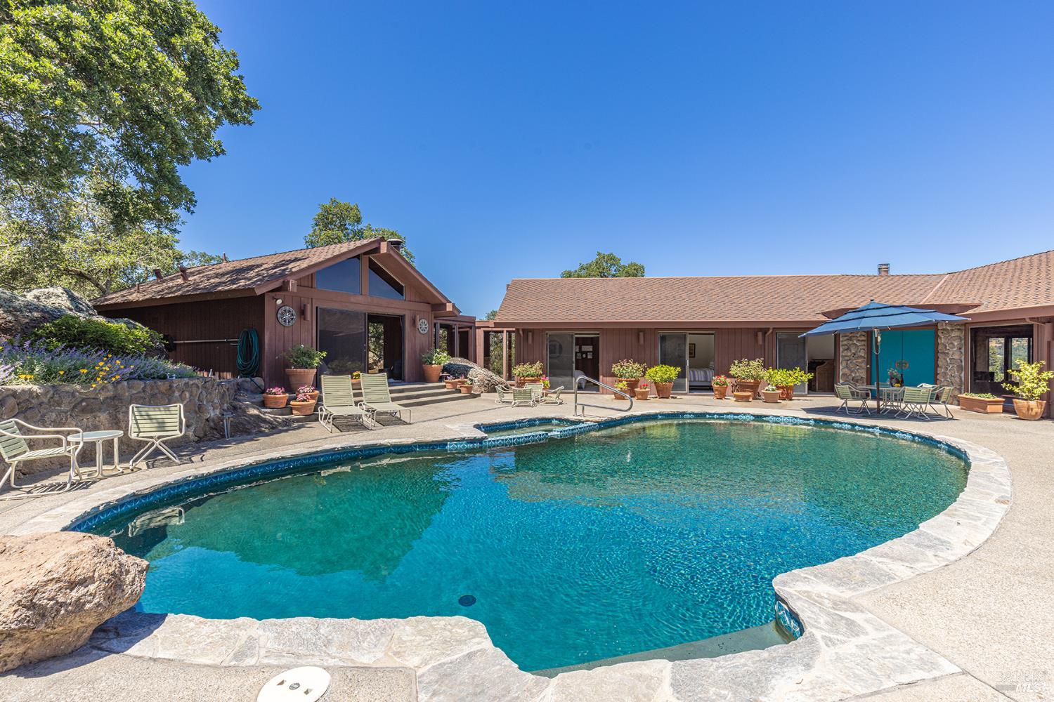 Detail Gallery Image 4 of 64 For 2231 1st Ave, Napa,  CA 94558 - 4 Beds | 3/1 Baths