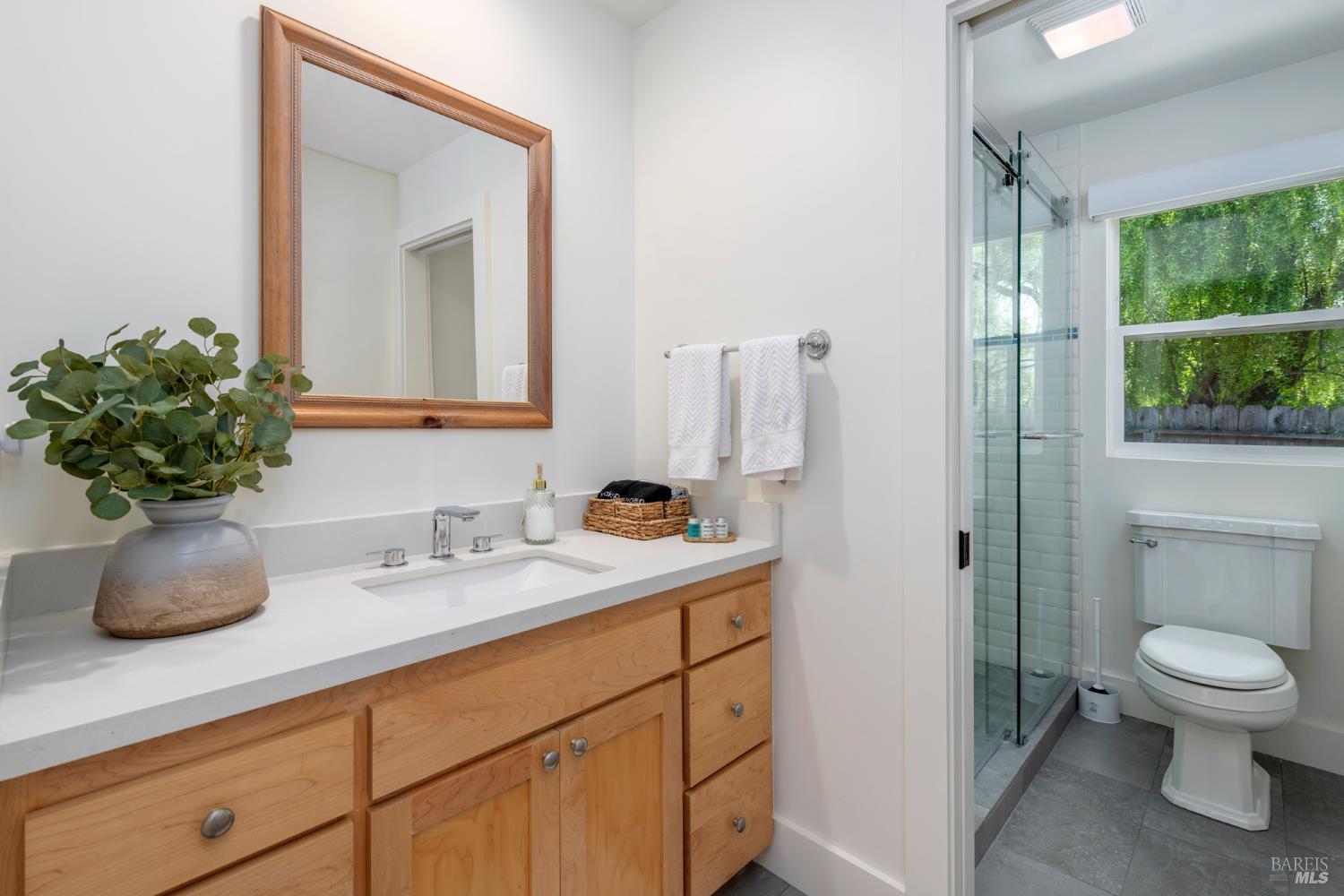 Detail Gallery Image 33 of 65 For 2501 Pinot Way, Saint Helena,  CA 94574 - 5 Beds | 3/1 Baths