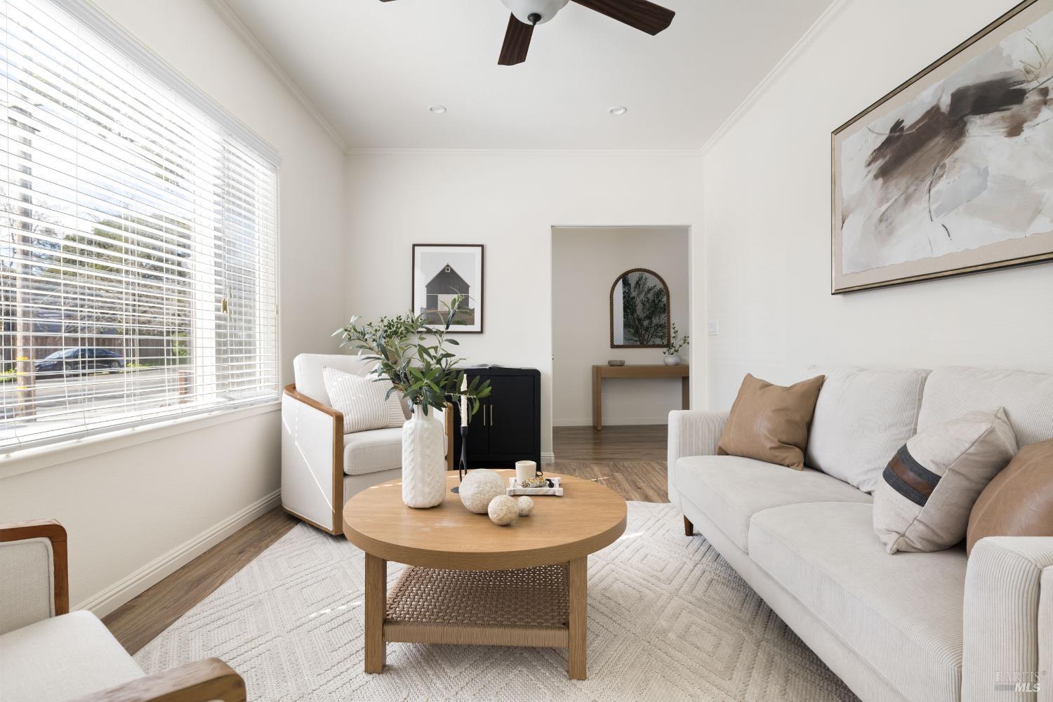 Detail Gallery Image 4 of 28 For 11 10th St, Petaluma,  CA 94952 - 2 Beds | 1 Baths