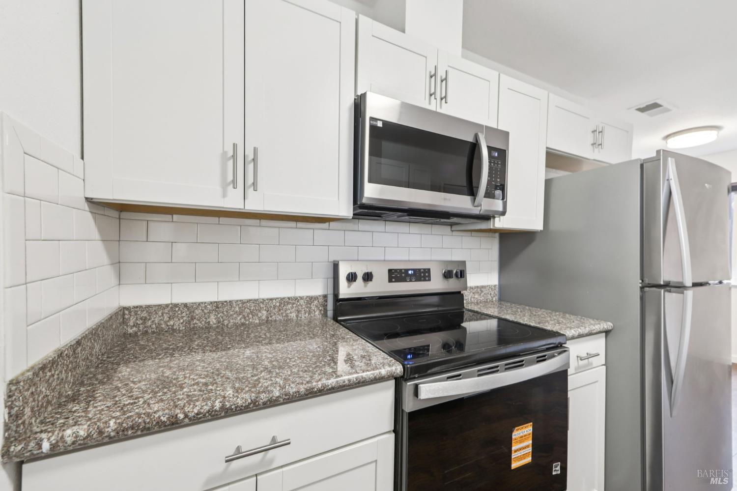 Detail Gallery Image 14 of 44 For 151 Marquette Ave, Vallejo,  CA 94589 - 4 Beds | 2 Baths