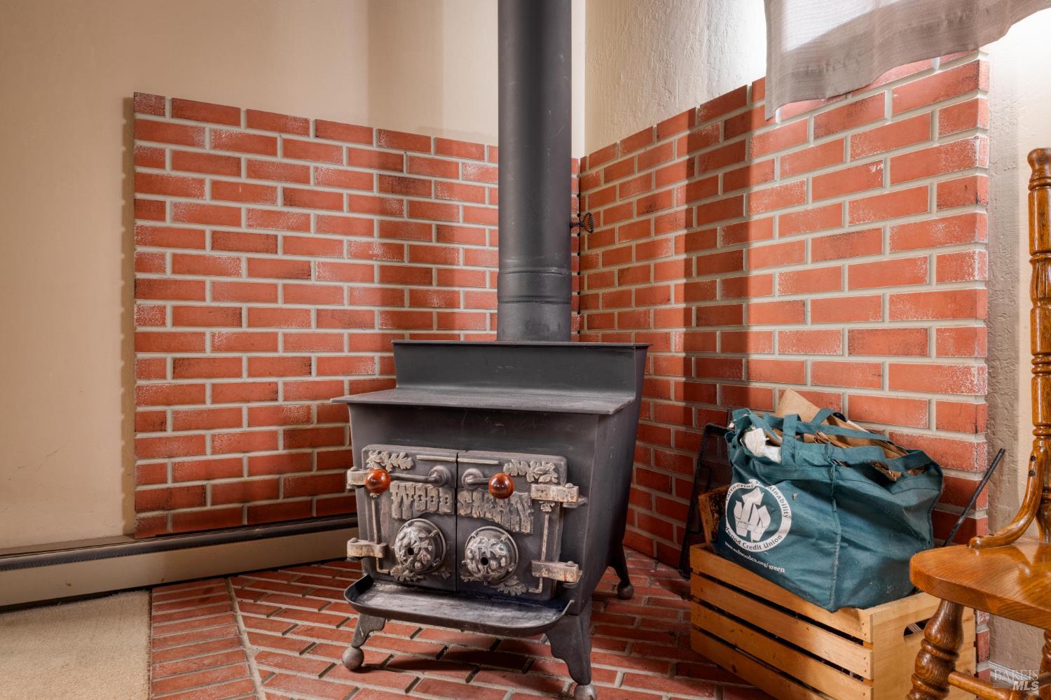 Detail Gallery Image 9 of 23 For 140 Buena Vista Ave, Point Reyes Station,  CA 94956 - 3 Beds | 2 Baths