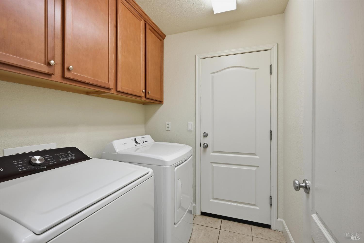 Detail Gallery Image 12 of 33 For 2017 Verbena Dr, Santa Rosa,  CA 95404 - 3 Beds | 2/1 Baths