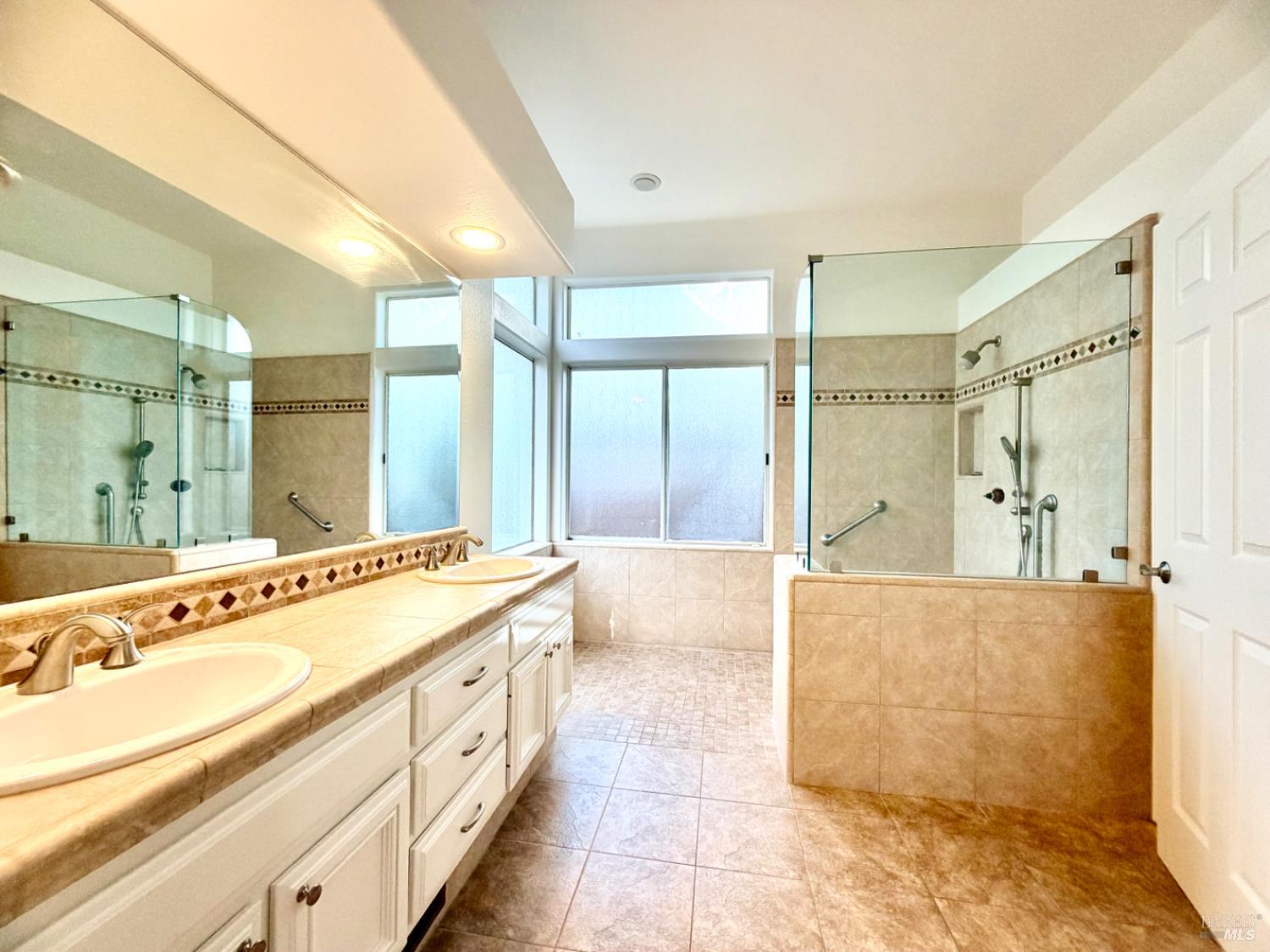 Detail Gallery Image 18 of 31 For 1717 Brompton St, Petaluma,  CA 94954 - 3 Beds | 2 Baths