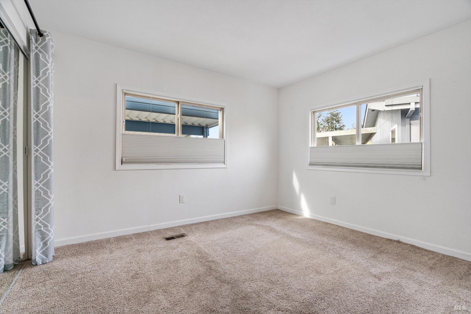 Detail Gallery Image 19 of 26 For 7 Michael Dr, Petaluma,  CA 94954 - 2 Beds | 2 Baths