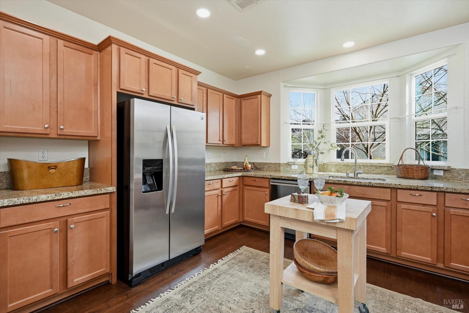 Detail Gallery Image 7 of 33 For 2017 Verbena Dr, Santa Rosa,  CA 95404 - 3 Beds | 2/1 Baths