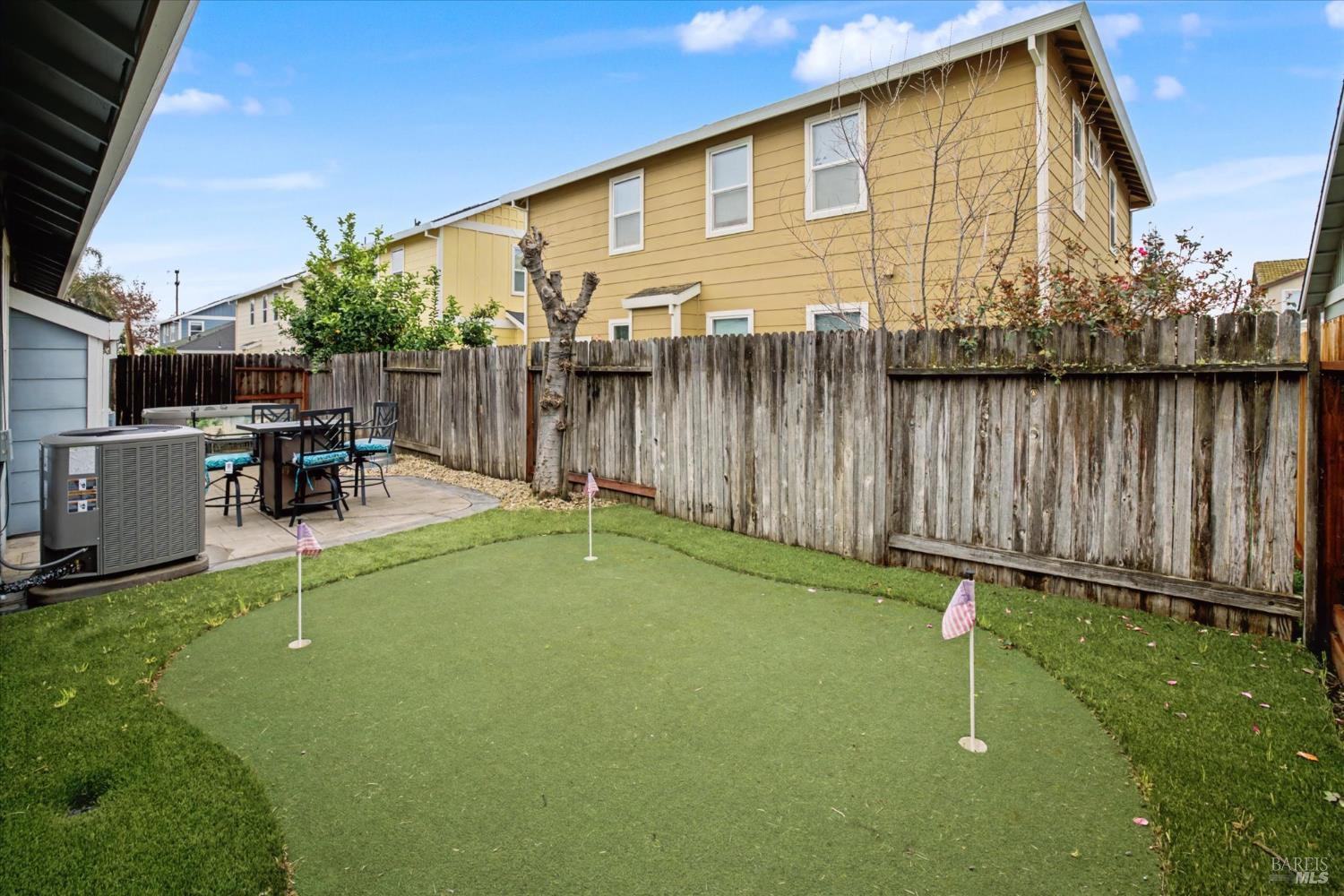 Detail Gallery Image 26 of 39 For 984 Countrywood Cir, Vacaville,  CA 95687 - 3 Beds | 2 Baths