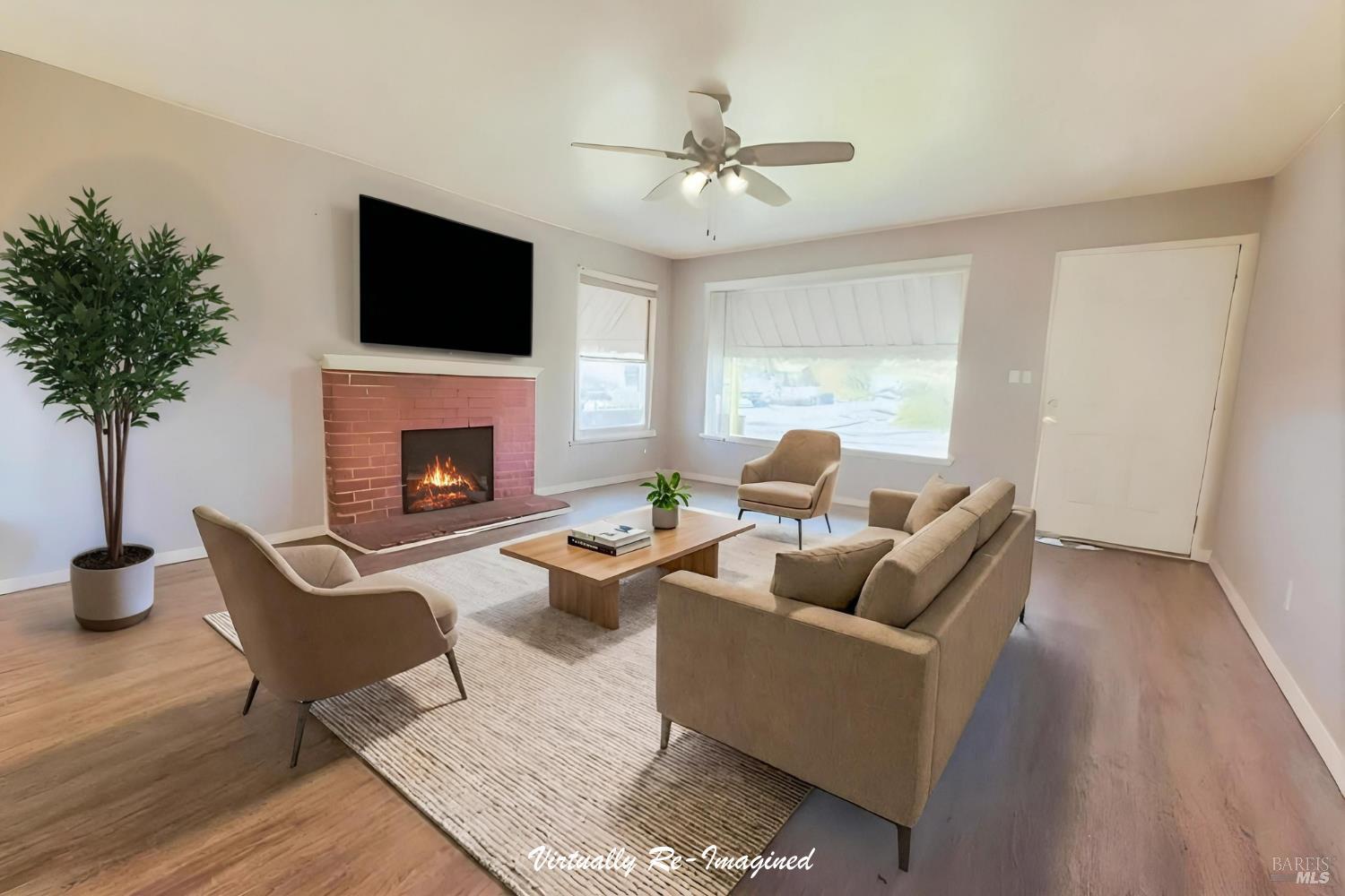 Detail Gallery Image 2 of 13 For 66 Rio Vista Way, Petaluma,  CA 94952 - 3 Beds | 1 Baths