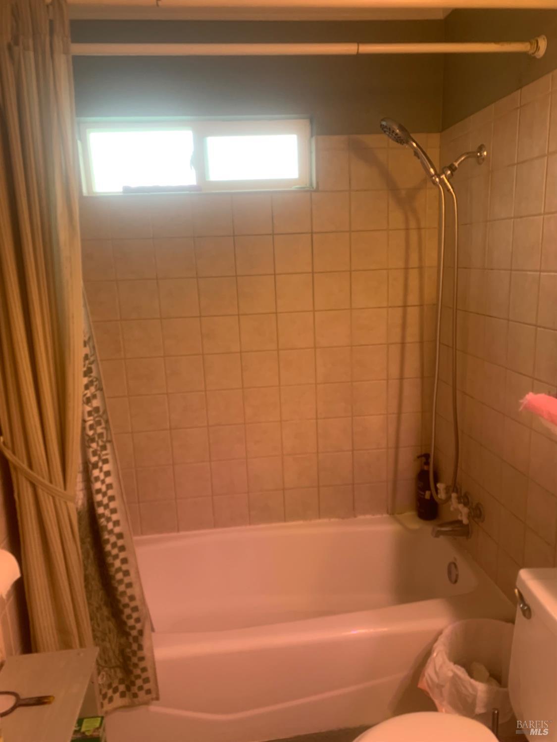 Detail Gallery Image 10 of 27 For 2581 Elm St, Napa,  CA 94558 - 3 Beds | 1 Baths