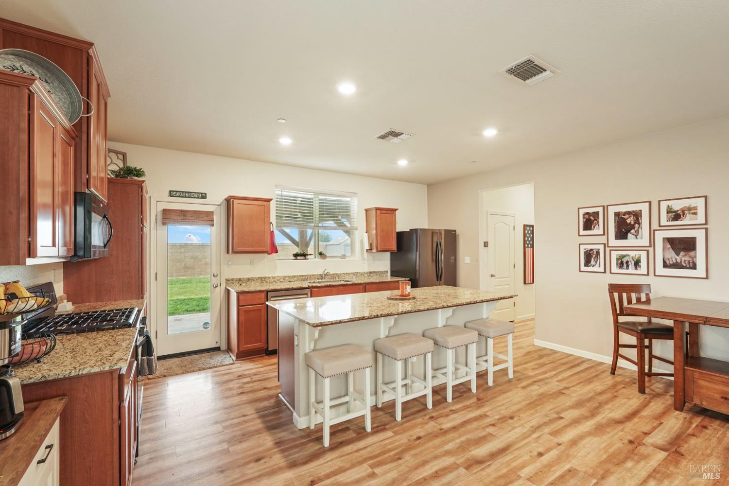 Detail Gallery Image 7 of 37 For 4725 Market Pl, Rio Vista,  CA 94571 - 4 Beds | 2/1 Baths