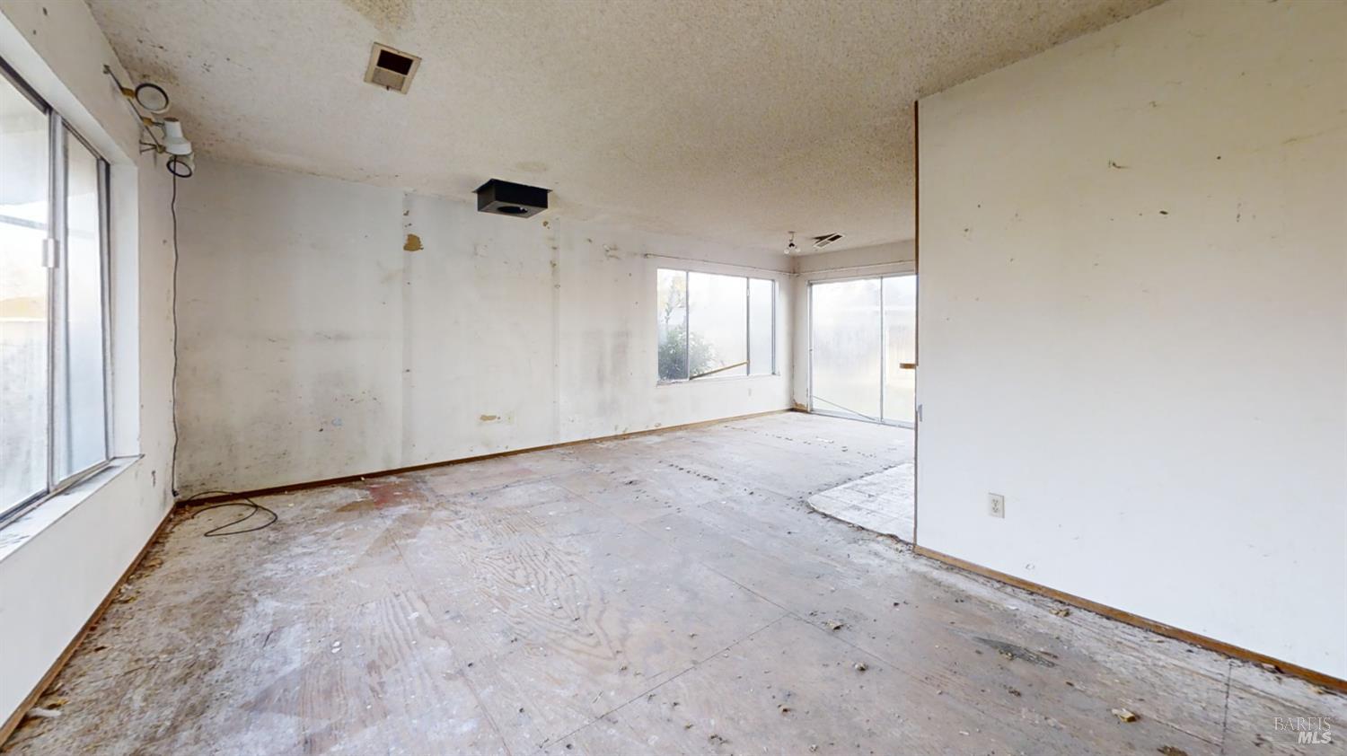 Detail Gallery Image 7 of 11 For 8432 Lasalle Ave, Cotati,  CA 94931 - 2 Beds | 2 Baths