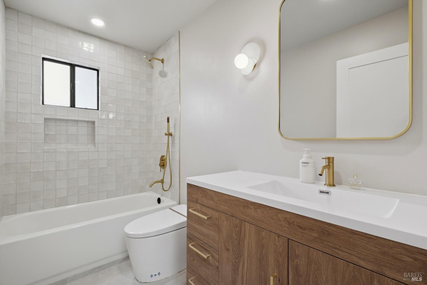 Detail Gallery Image 32 of 41 For 151 Kathy Ellen Ct, Vallejo,  CA 94591 - 5 Beds | 3 Baths