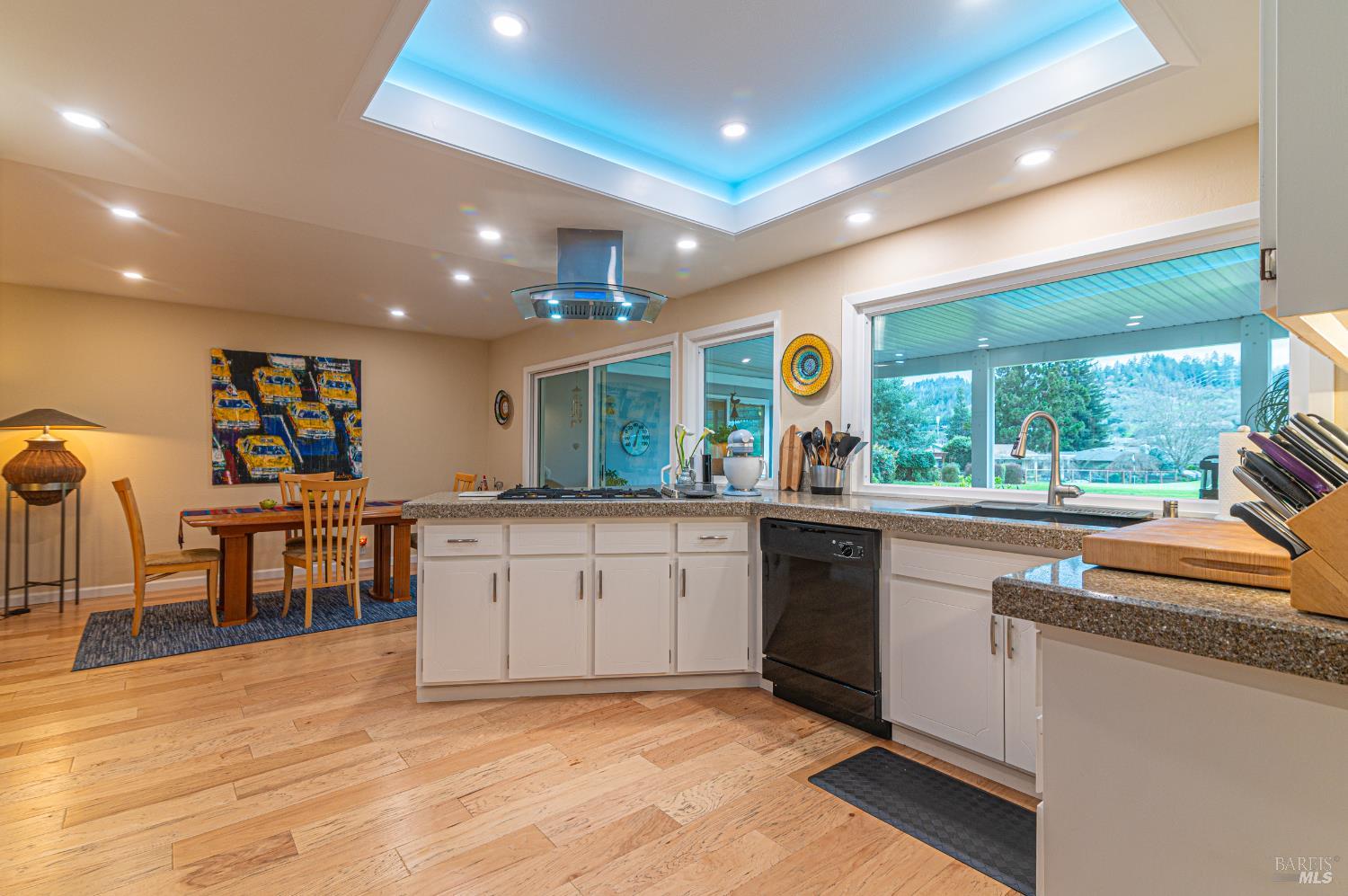 Detail Gallery Image 10 of 31 For 7140 Fairfield Dr, Santa Rosa,  CA 95409 - 2 Beds | 2 Baths