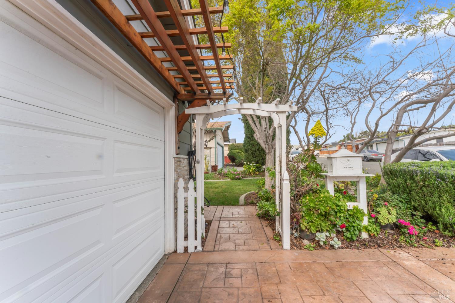 Detail Gallery Image 5 of 38 For 925 N Camino Alto Unkn, Vallejo,  CA 94589 - 3 Beds | 2 Baths