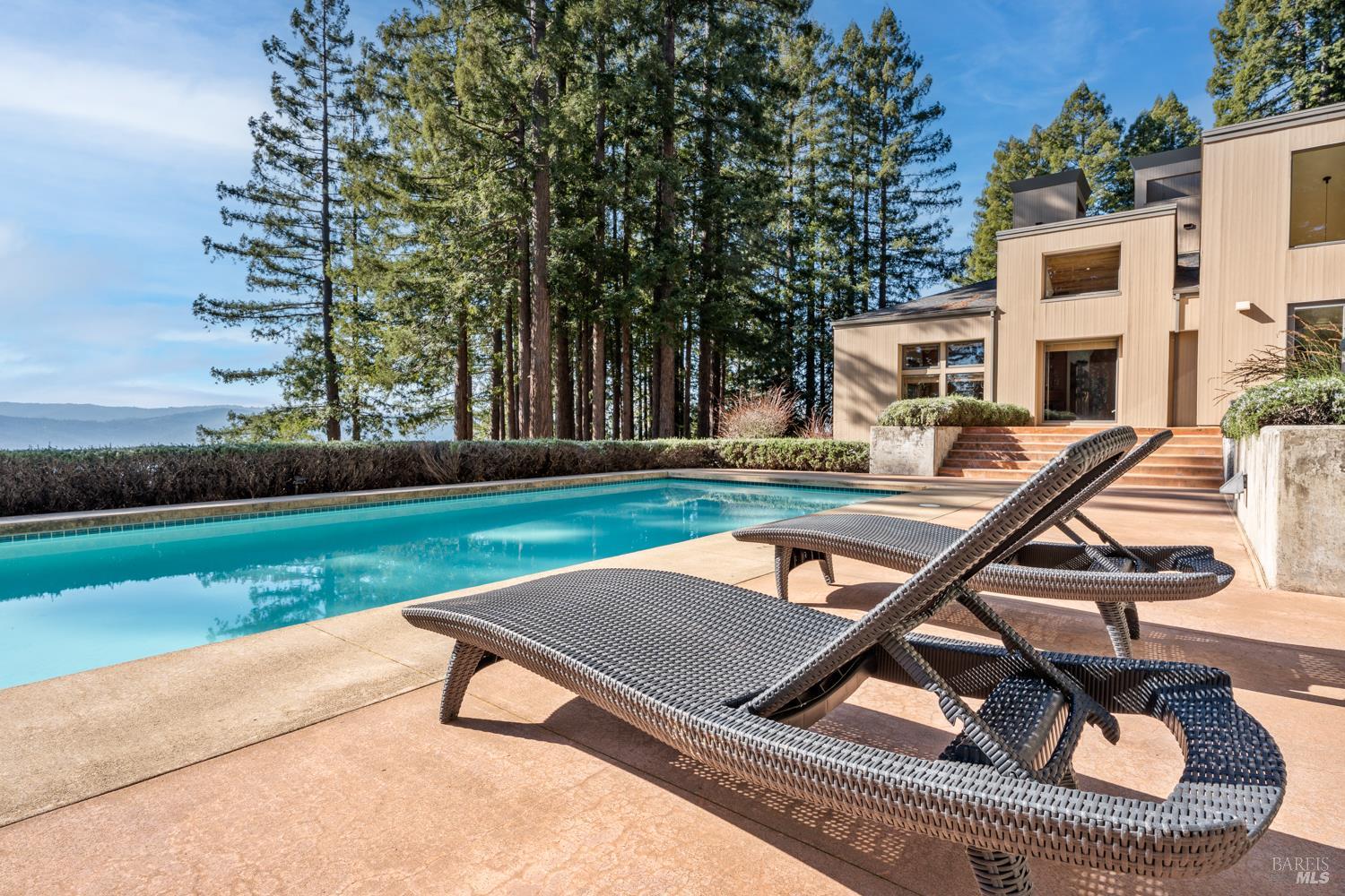 Detail Gallery Image 7 of 42 For 700 Holmes Ranch Rd, Philo,  CA 95466 - 3 Beds | 3 Baths