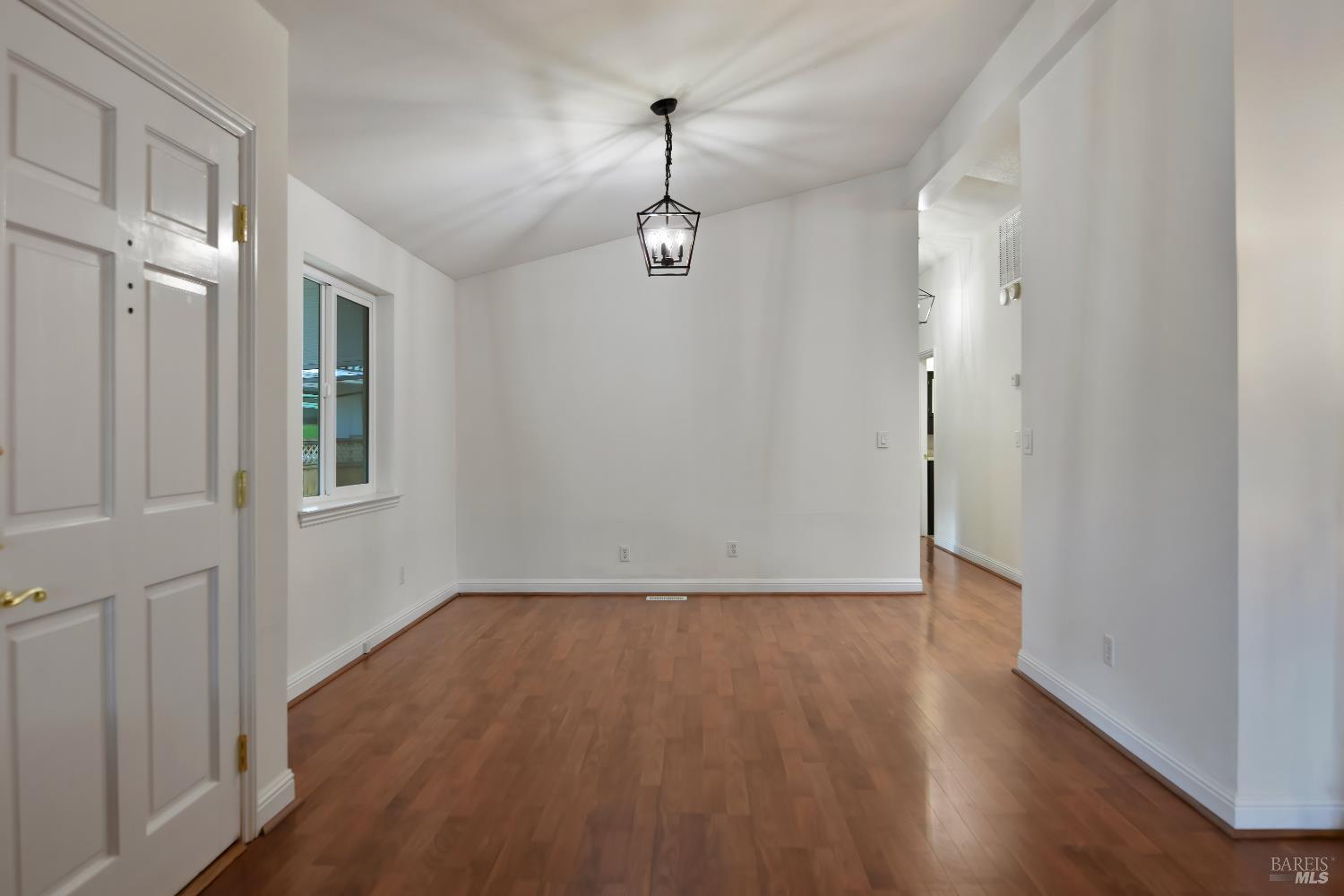 Detail Gallery Image 10 of 30 For 12 Del Rio Ct, Saint Helena,  CA 94574 - 2 Beds | 2 Baths