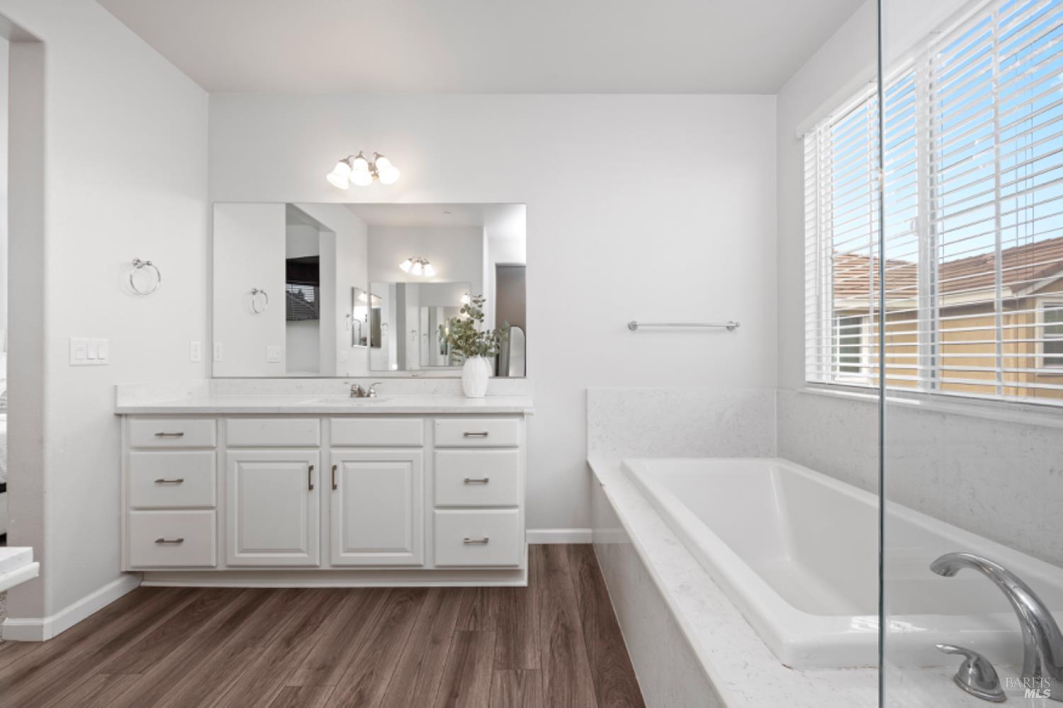 Detail Gallery Image 13 of 25 For 2148 Karen Pl, Rohnert Park,  CA 94928 - 4 Beds | 2/1 Baths