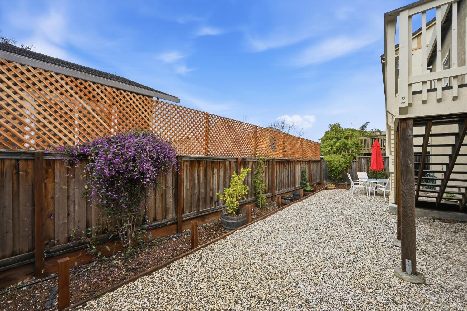 Detail Gallery Image 31 of 33 For 2017 Verbena Dr, Santa Rosa,  CA 95404 - 3 Beds | 2/1 Baths