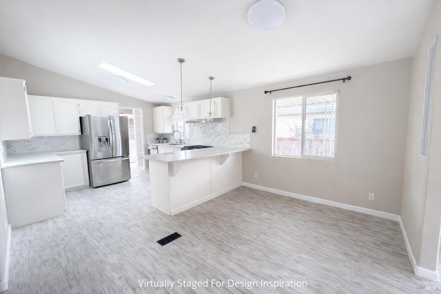 Detail Gallery Image 16 of 28 For 98 Leisure Park Cir, Santa Rosa,  CA 95401 - 4 Beds | 2 Baths