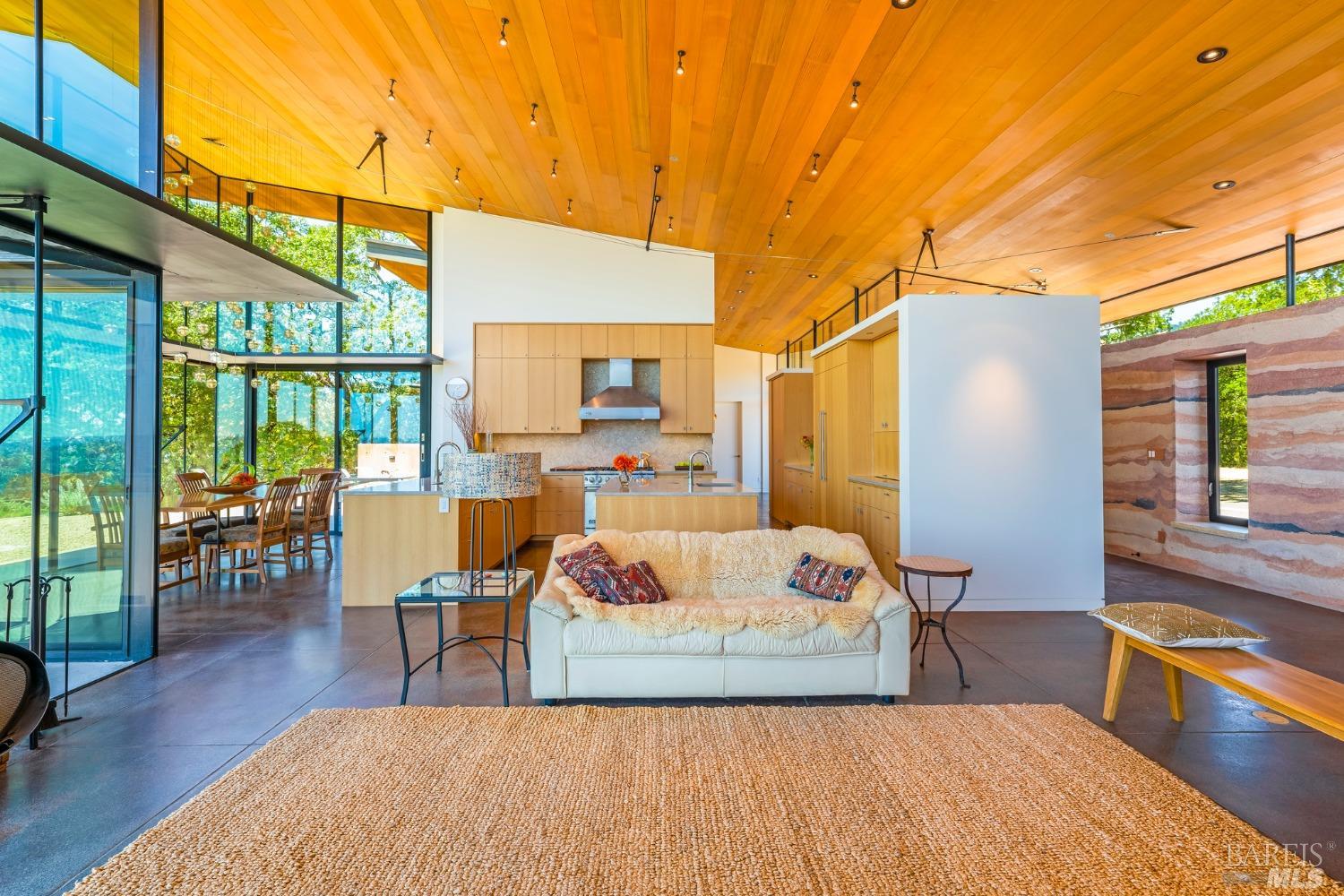 Detail Gallery Image 11 of 65 For 24000 Fig Tree Ln, Yorkville,  CA 95494 - 3 Beds | 2/1 Baths