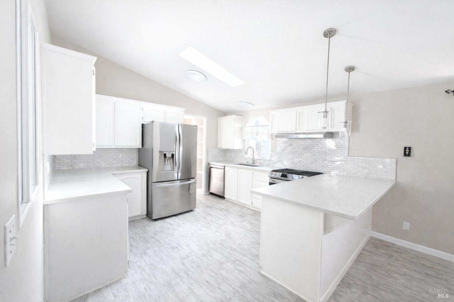 Detail Gallery Image 12 of 28 For 98 Leisure Park Cir, Santa Rosa,  CA 95401 - 4 Beds | 2 Baths