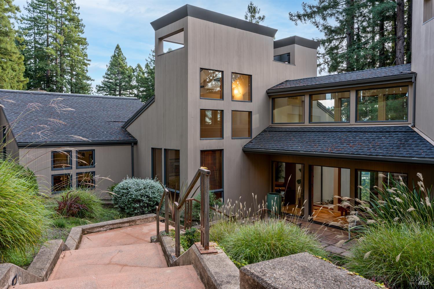 Detail Gallery Image 10 of 42 For 700 Holmes Ranch Rd, Philo,  CA 95466 - 3 Beds | 3 Baths