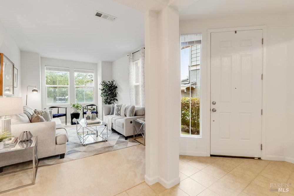 Detail Gallery Image 10 of 70 For 6606 Deerfield Dr, Vallejo,  CA 94591 - 4 Beds | 2/1 Baths