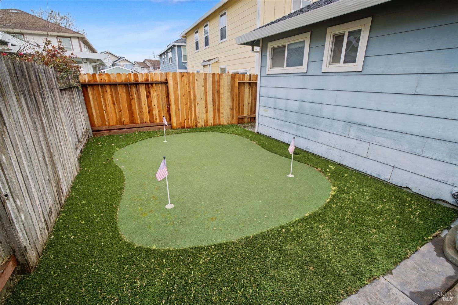 Detail Gallery Image 25 of 39 For 984 Countrywood Cir, Vacaville,  CA 95687 - 3 Beds | 2 Baths