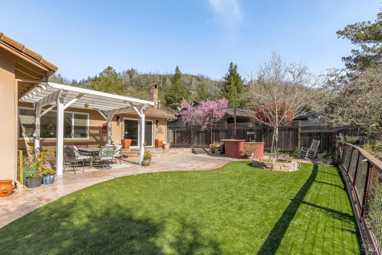 Detail Gallery Image 14 of 16 For 5960 Yerba Buena Rd, Santa Rosa,  CA 95409 - 4 Beds | 2/1 Baths