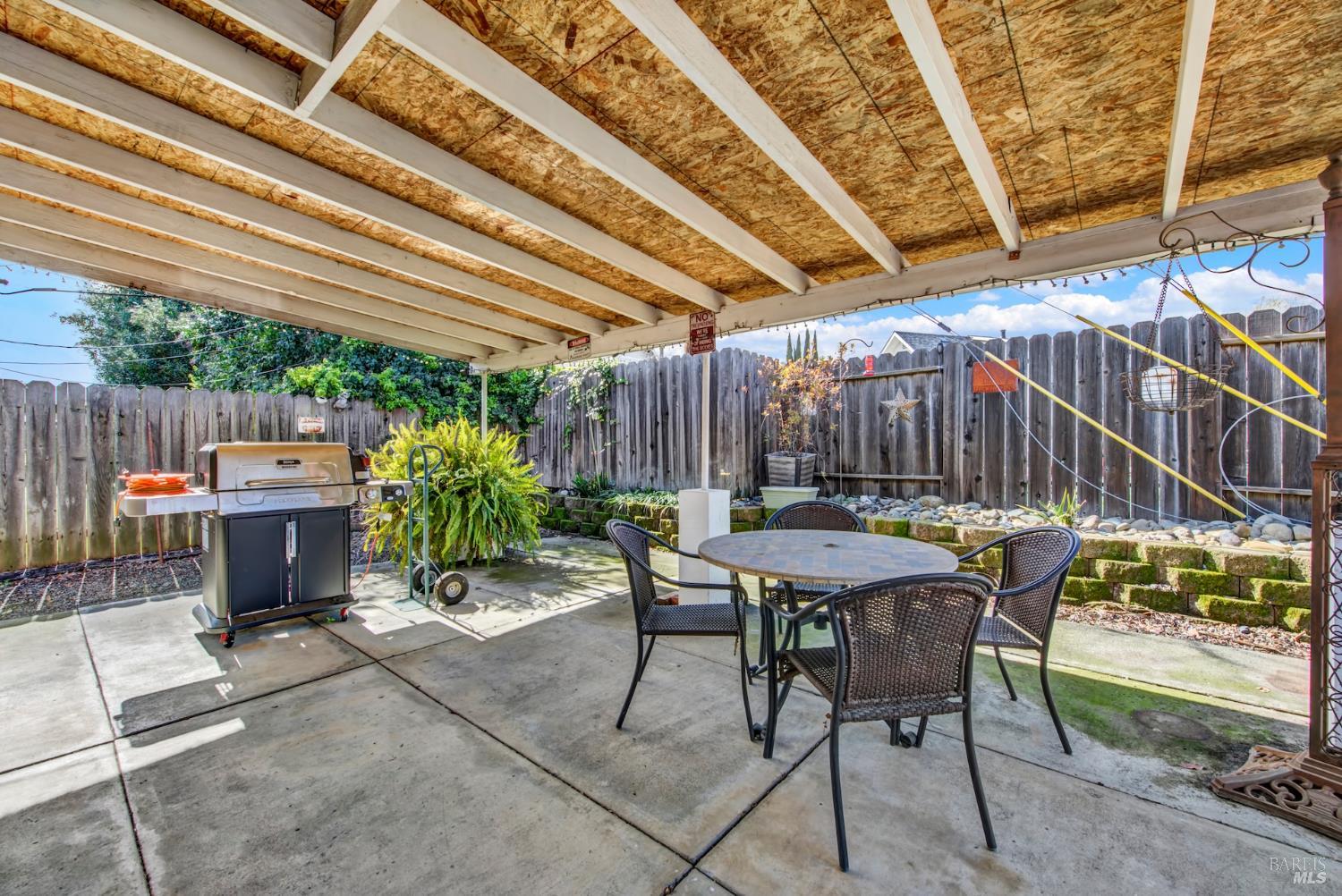 Detail Gallery Image 30 of 42 For 307 Trinity Dr, Vacaville,  CA 95687 - 3 Beds | 2 Baths