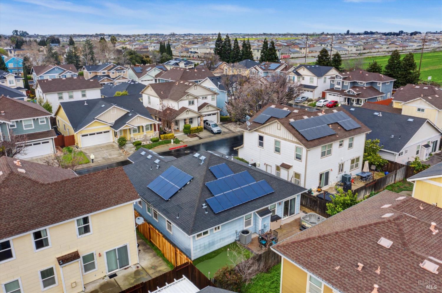 Detail Gallery Image 34 of 39 For 984 Countrywood Cir, Vacaville,  CA 95687 - 3 Beds | 2 Baths