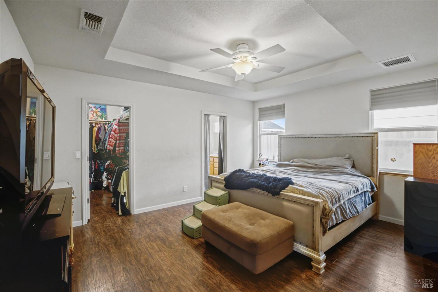 Detail Gallery Image 13 of 39 For 984 Countrywood Cir, Vacaville,  CA 95687 - 3 Beds | 2 Baths