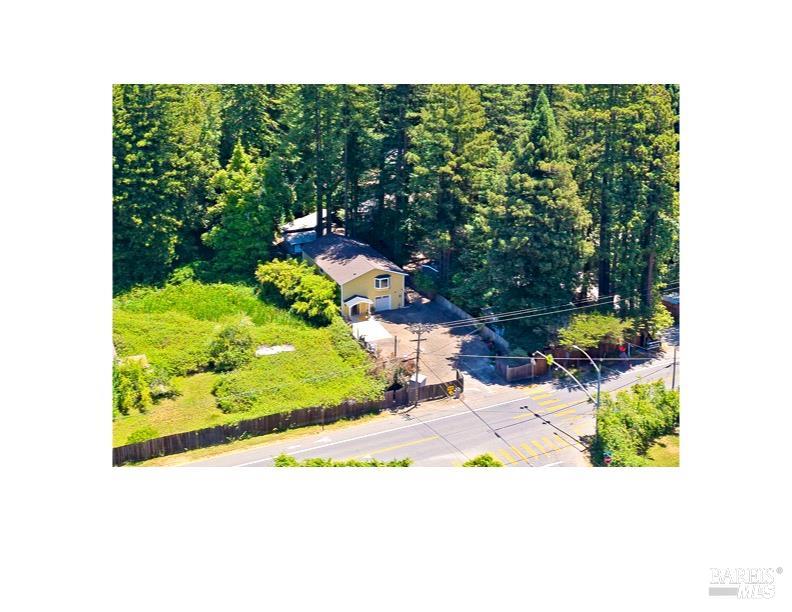 Detail Gallery Image 4 of 42 For 14783 Armstrong Woods Rd, Guerneville,  CA 95446 - 2 Beds | 1 Baths