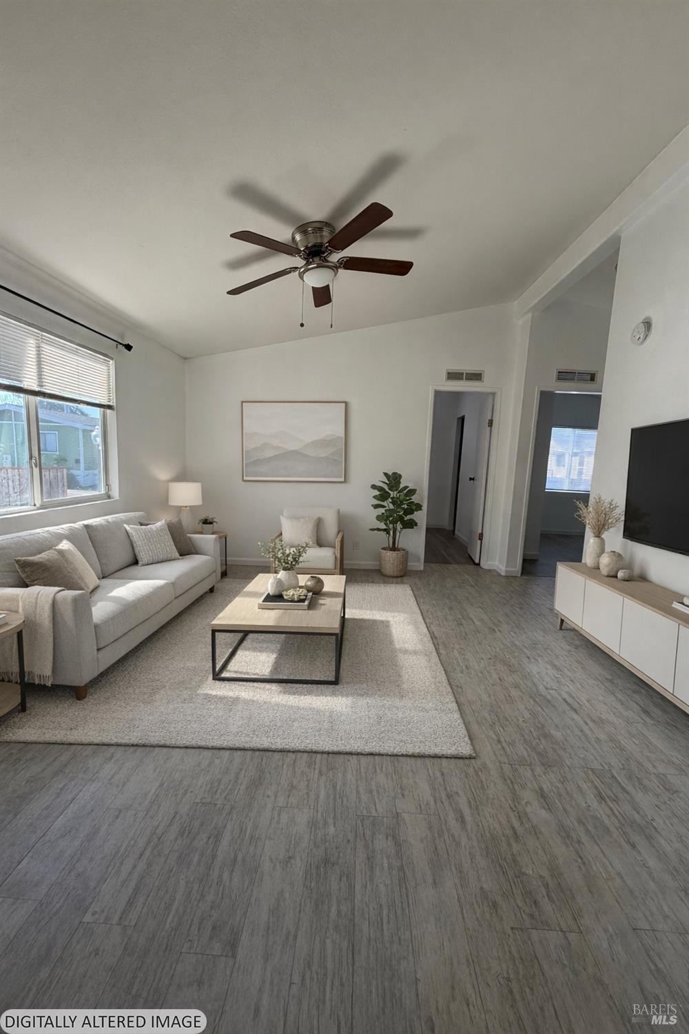 Detail Gallery Image 17 of 28 For 98 Leisure Park Cir, Santa Rosa,  CA 95401 - 4 Beds | 2 Baths