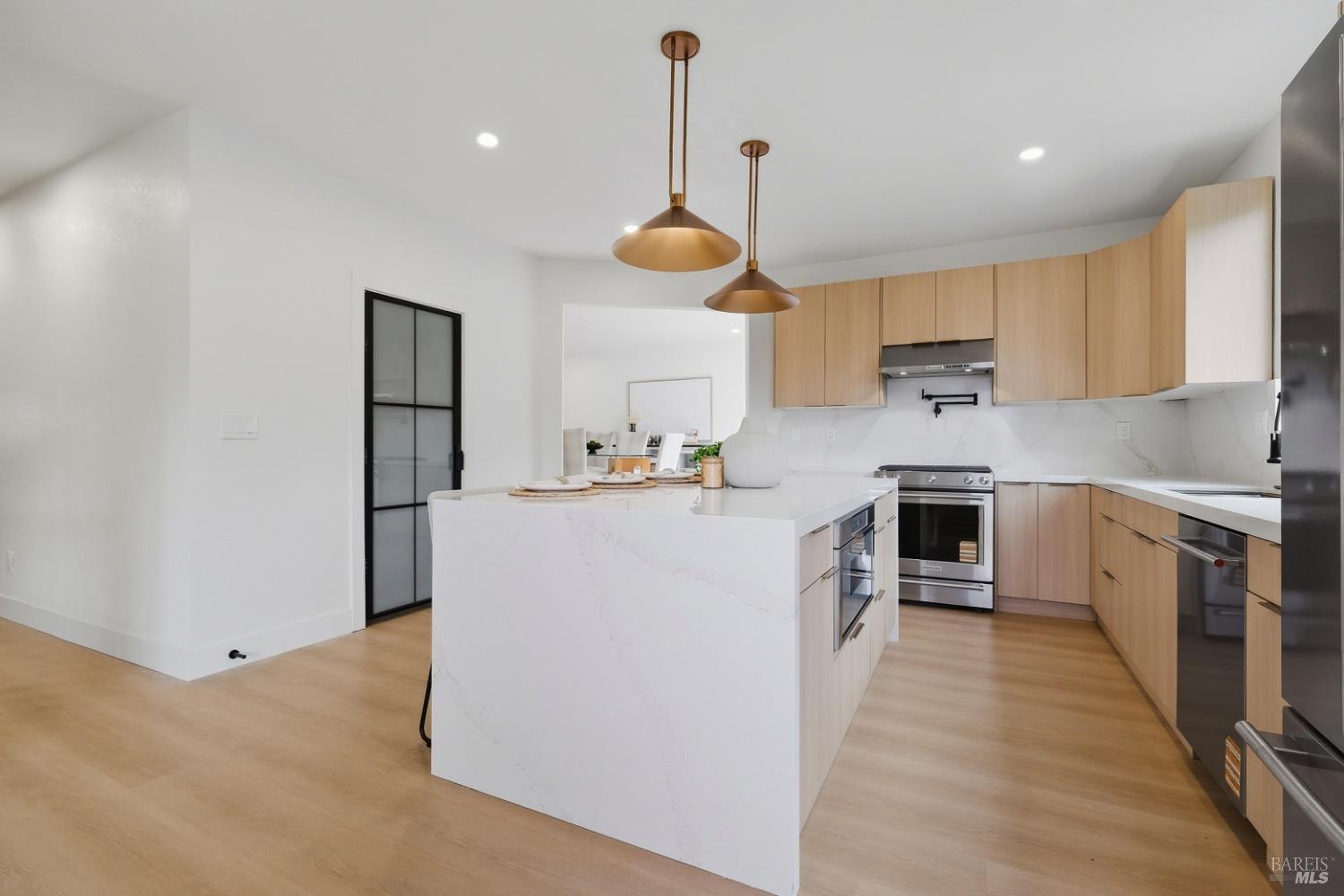 Detail Gallery Image 12 of 41 For 151 Kathy Ellen Ct, Vallejo,  CA 94591 - 5 Beds | 3 Baths