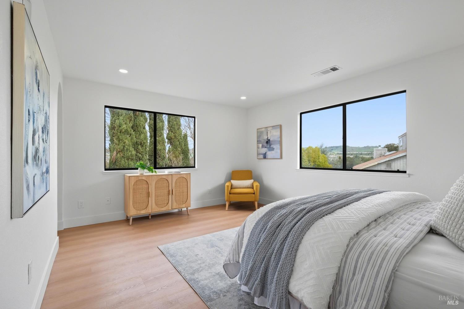 Detail Gallery Image 20 of 41 For 151 Kathy Ellen Ct, Vallejo,  CA 94591 - 5 Beds | 3 Baths