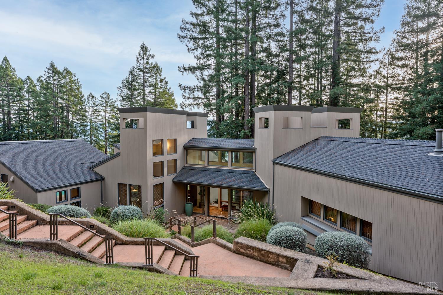 Detail Gallery Image 9 of 42 For 700 Holmes Ranch Rd, Philo,  CA 95466 - 3 Beds | 3 Baths