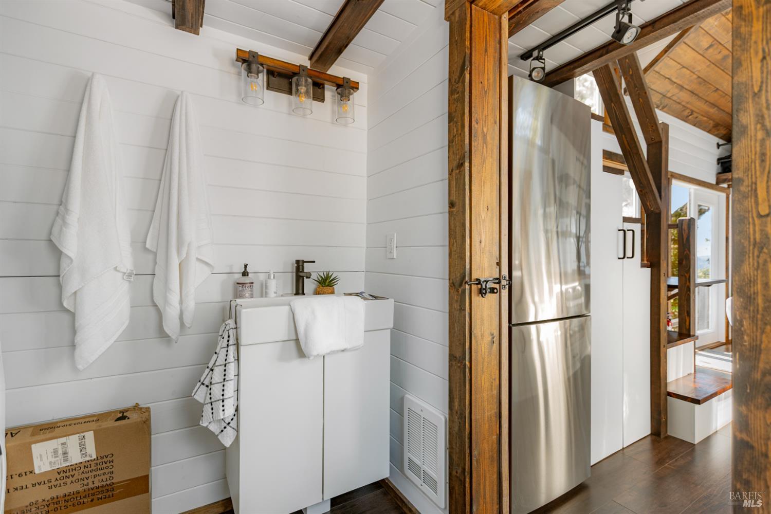 Detail Gallery Image 34 of 45 For 34201 Highway 128 Hwy, Cloverdale,  CA 95425 - 2 Beds | 2 Baths