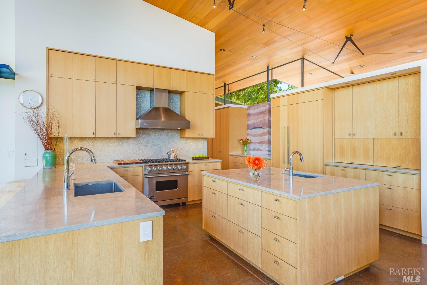 Detail Gallery Image 14 of 65 For 24000 Fig Tree Ln, Yorkville,  CA 95494 - 3 Beds | 2/1 Baths