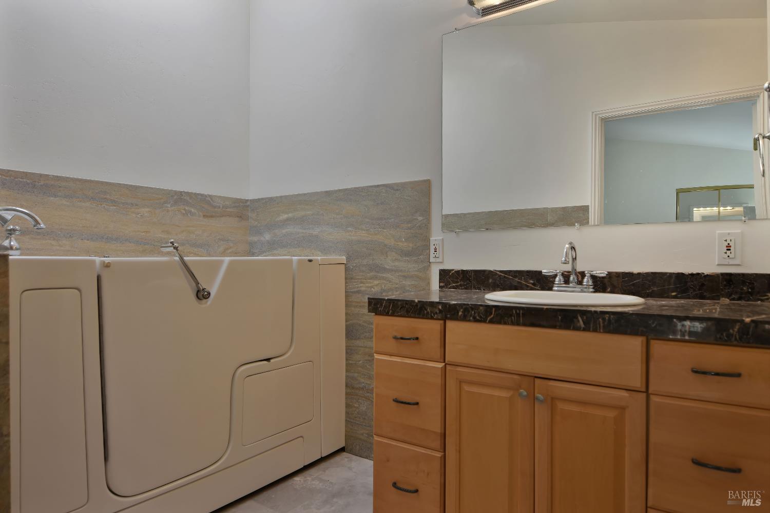 Detail Gallery Image 17 of 30 For 12 Del Rio Ct, Saint Helena,  CA 94574 - 2 Beds | 2 Baths