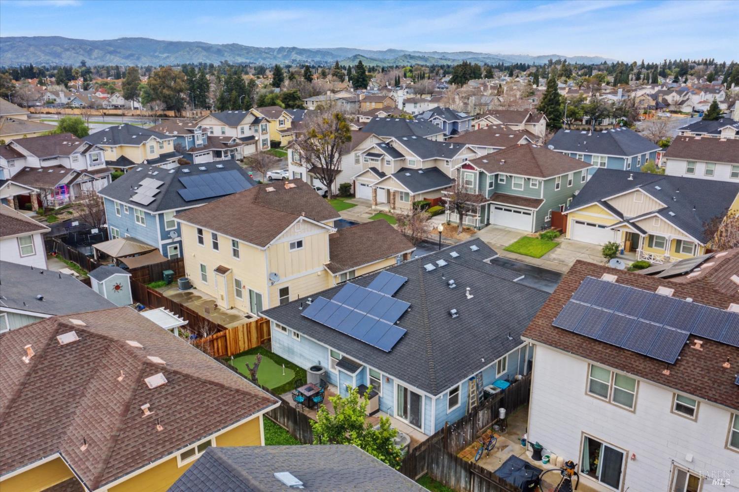 Detail Gallery Image 33 of 39 For 984 Countrywood Cir, Vacaville,  CA 95687 - 3 Beds | 2 Baths