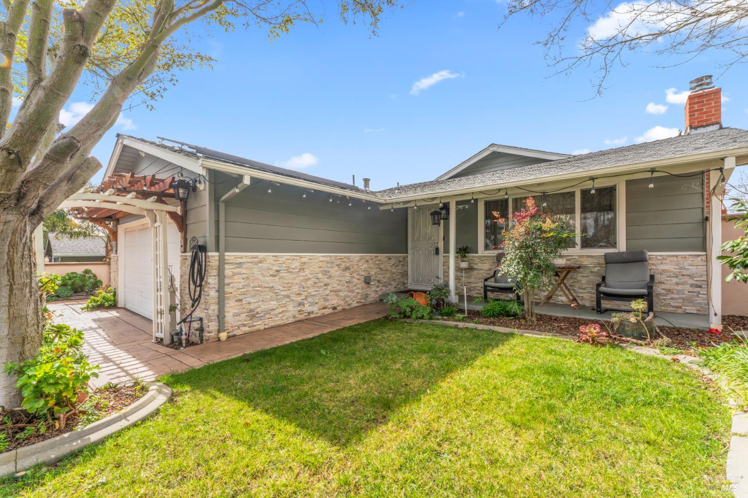 Detail Gallery Image 6 of 38 For 925 N Camino Alto Unkn, Vallejo,  CA 94589 - 3 Beds | 2 Baths