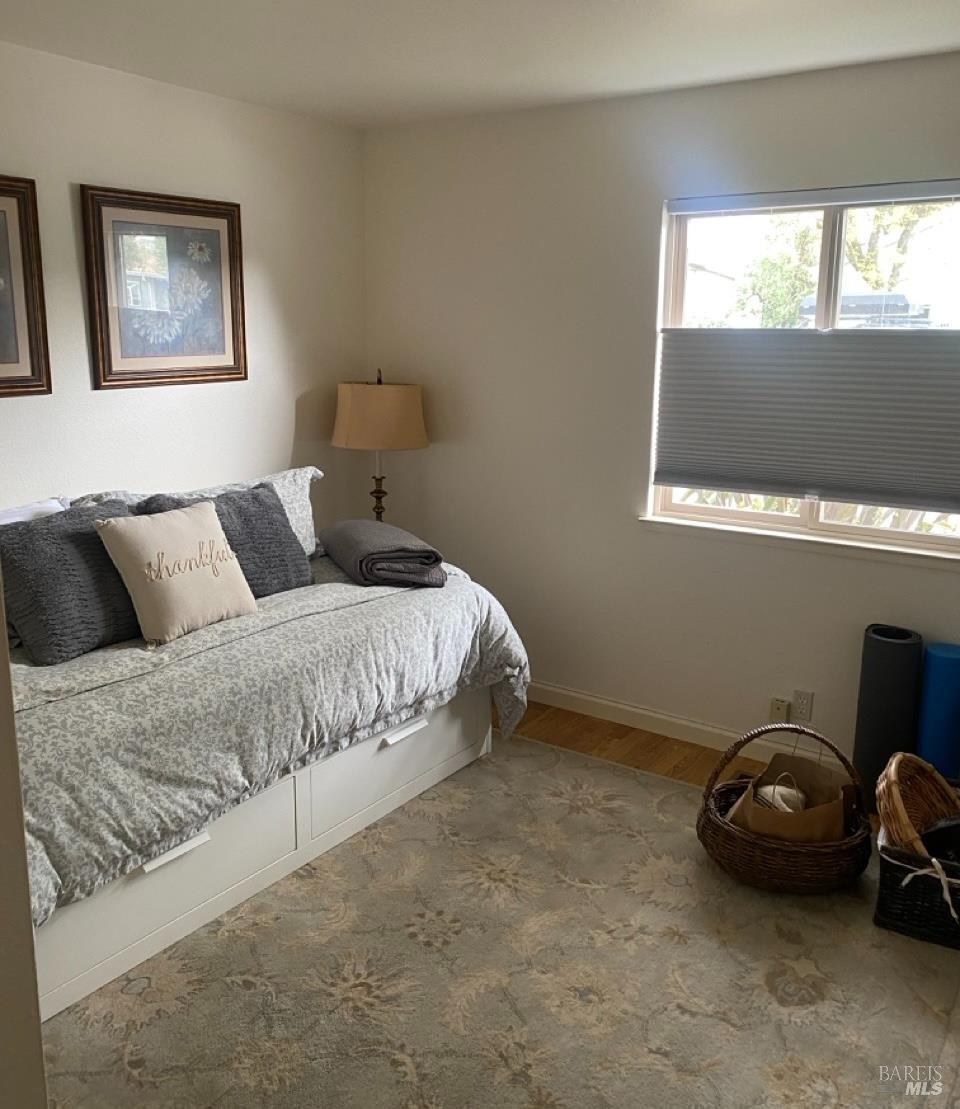 Detail Gallery Image 8 of 11 For 46 Acorn Cir, Petaluma,  CA 94952 - 2 Beds | 2/1 Baths