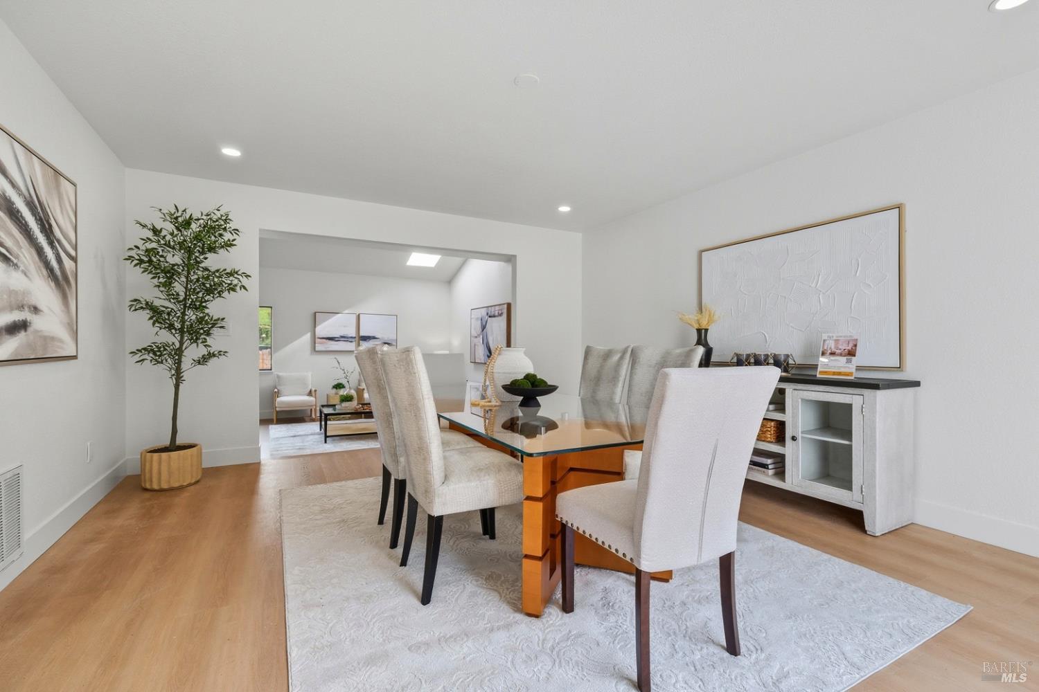 Detail Gallery Image 17 of 41 For 151 Kathy Ellen Ct, Vallejo,  CA 94591 - 5 Beds | 3 Baths